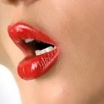 Как выполнить макияж губ